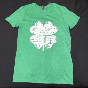 🍀 St. Patrick’s Day T-shirt Kelly green‎ clover size small